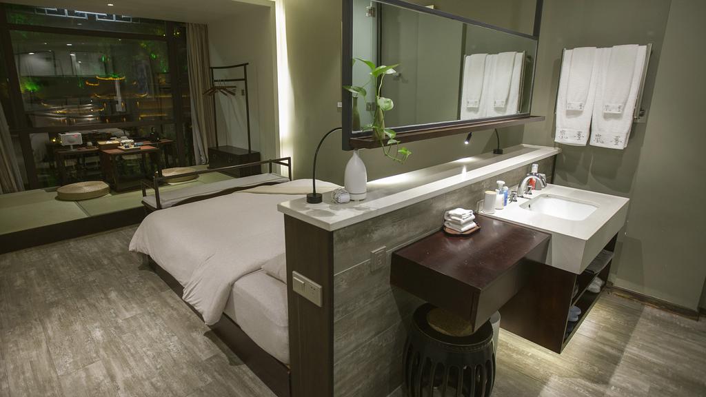 Floral Lux Hotel · Moon Light Fenghuang