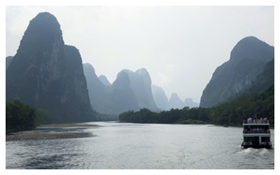 Cruise Li River in Yangshuo Guilin